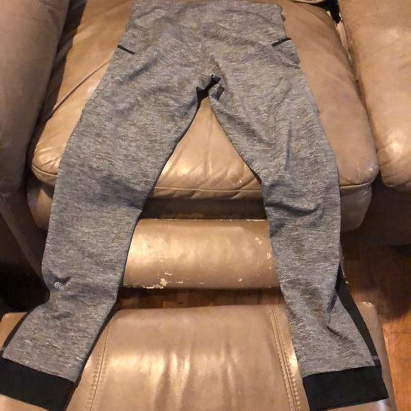 Yoga capris - Picture 3 of 6